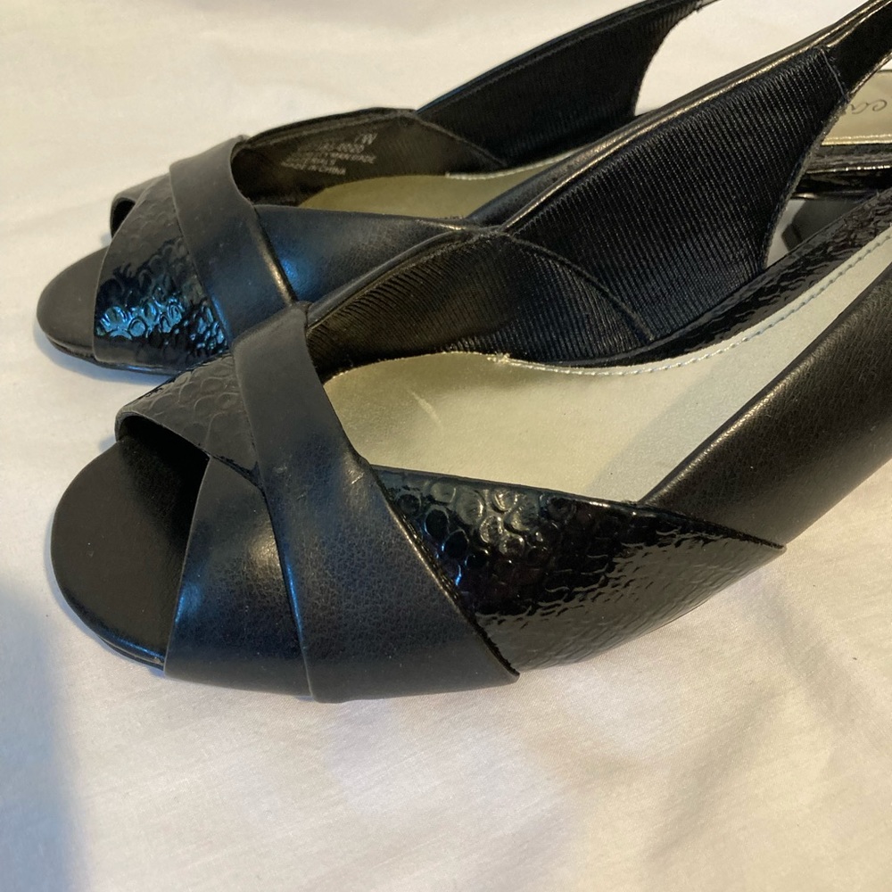 Elegant Women's Dress Shoes Size 7 by East Street